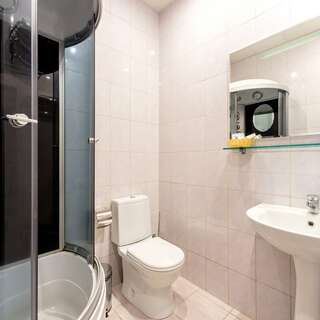 Гостиница Ковчег Сургут Полулюкс (двуспальная кровать)-3