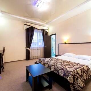 Гостиница Ковчег Сургут Комфорт полулюкс (двуспальная кровать)-1